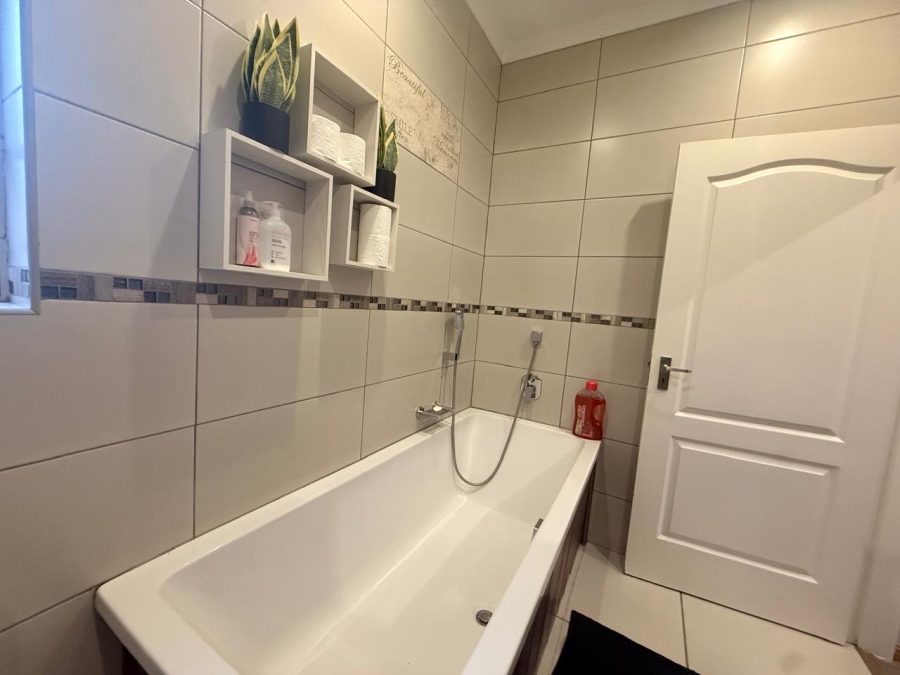 3 Bedroom Property for Sale in Waterkloof East North West
